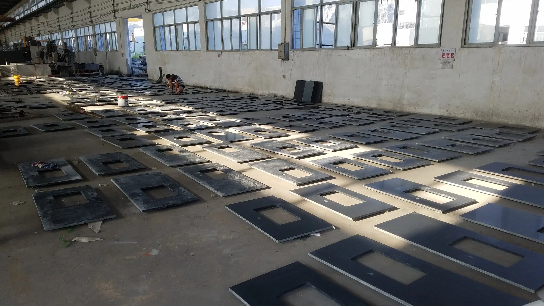 India Black Granite Natural Granite Stone Cuntertop Honed Surface