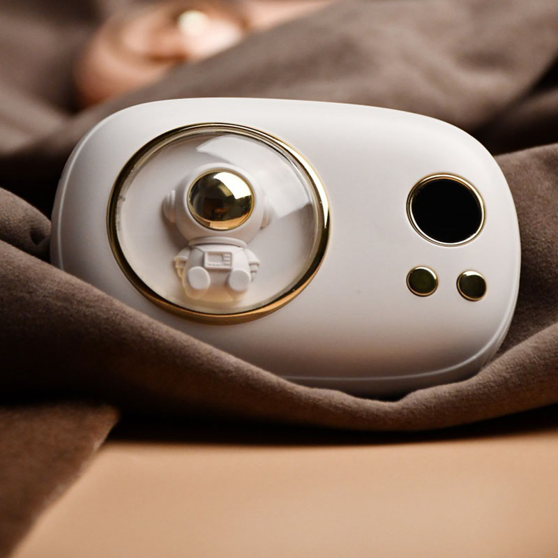 Hot Selling New Mini USB Charging Astronaut Student Portable Three-Speed Quick Heating Hand Warmer