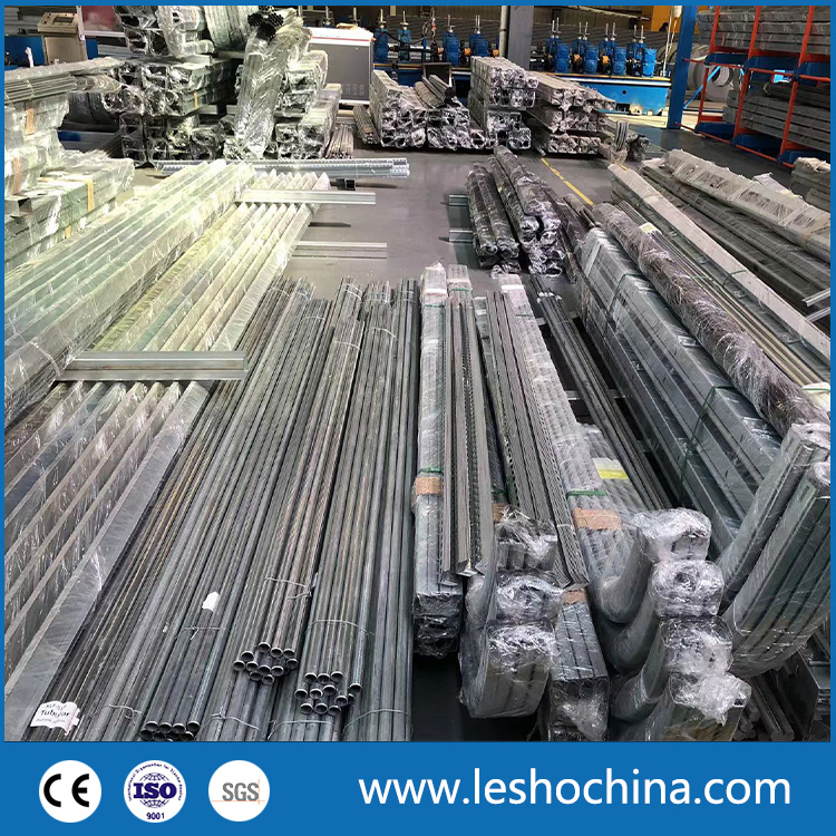 Industrial Automatic Motorized Electrical Sectional Vertical Insulated PU Sliding up Overhead Lifting Rolling up Dock Garage Door for Warehouse Loading Area Bay