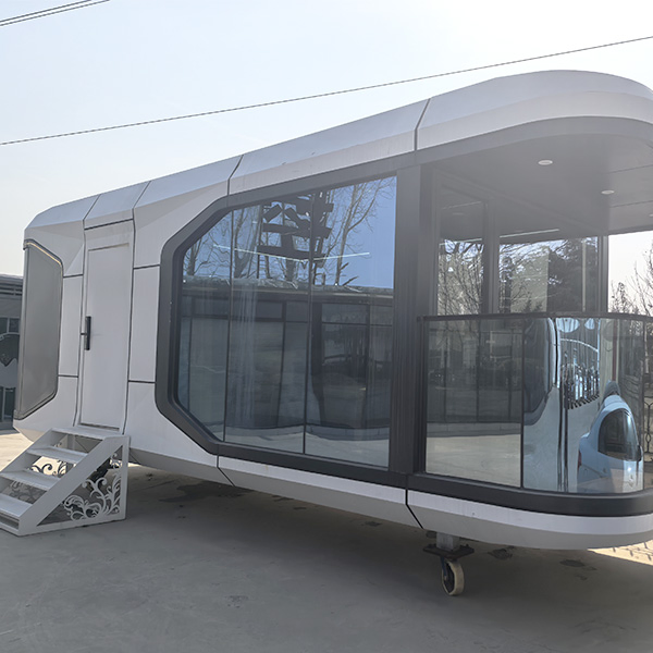Capsule Hotels Offer High Safety for Family Outdoor Accommodation