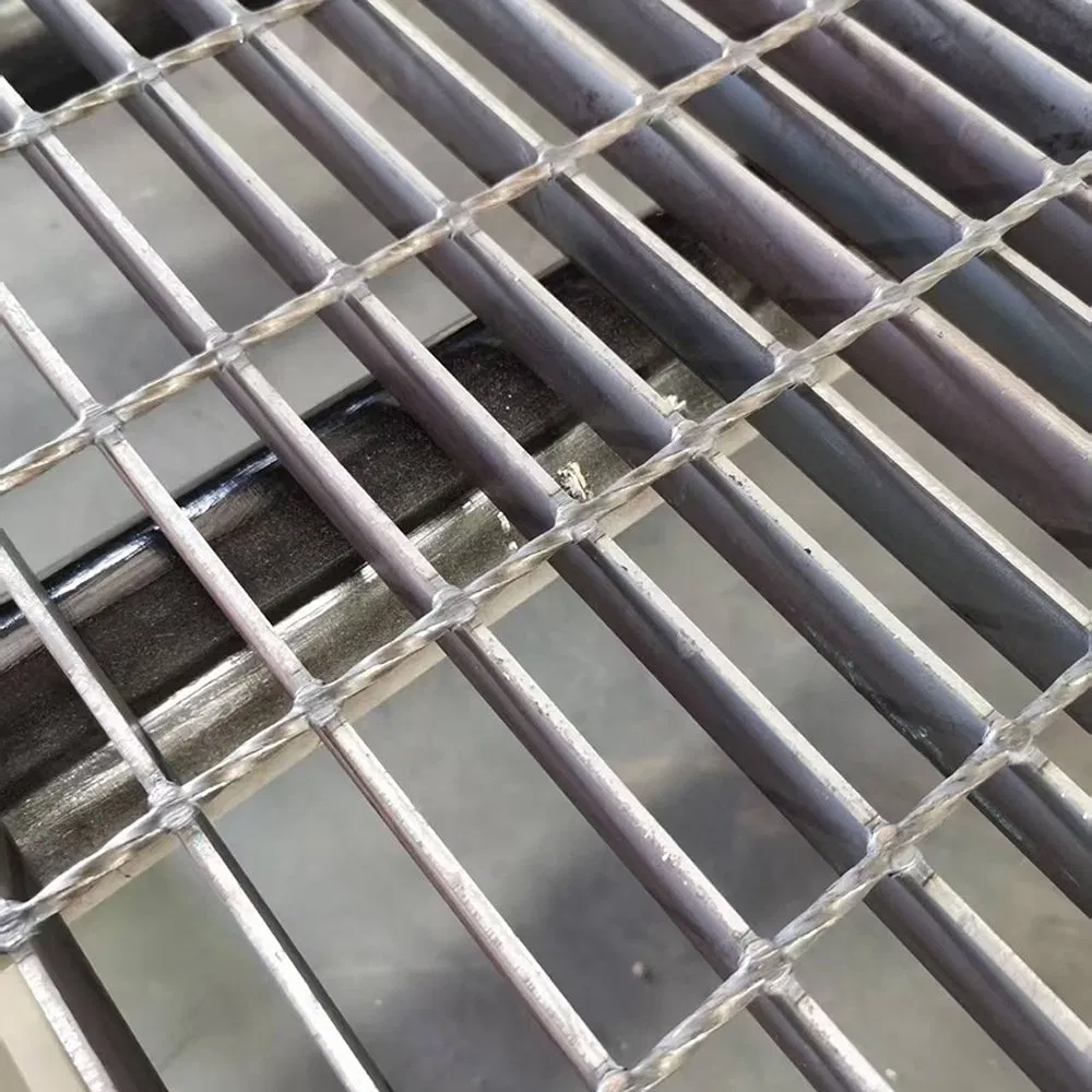 Anti-Skid Surface Galvanized 1-50 kN/M2 Load Capacity Drainage Cover Steel Grating