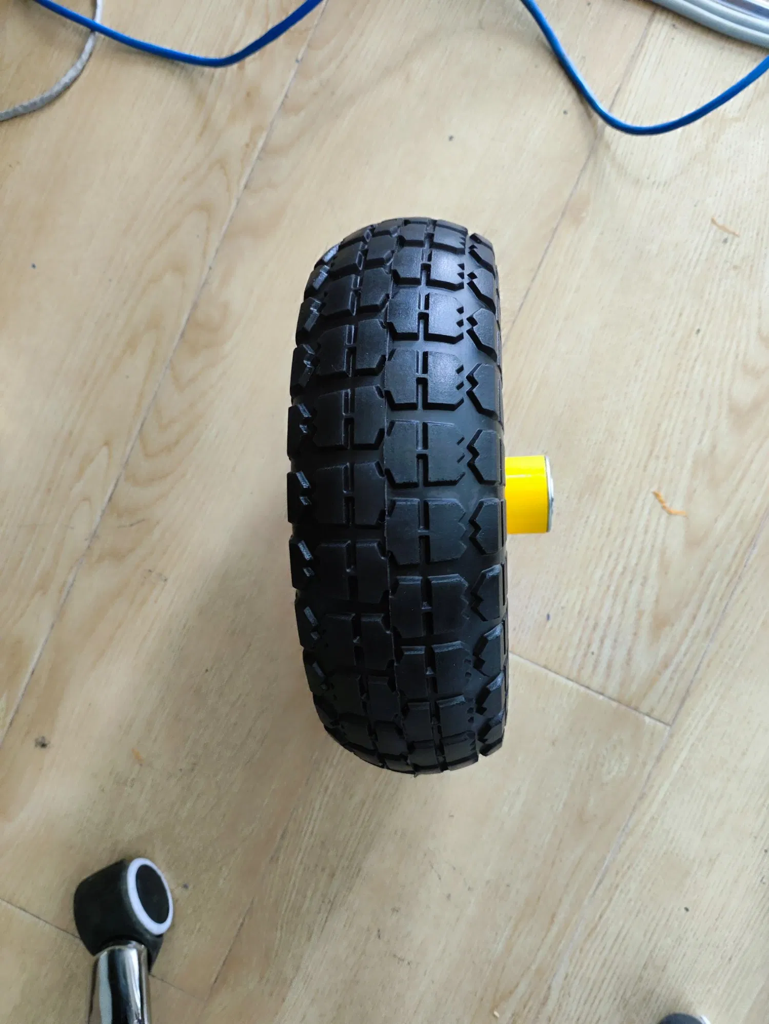 Popular Wholesale New 3.50-4 Wheelbarrow Puncture Resistant Rubber Wheel with PU Foam Tyre and Rubber for Garden Cart