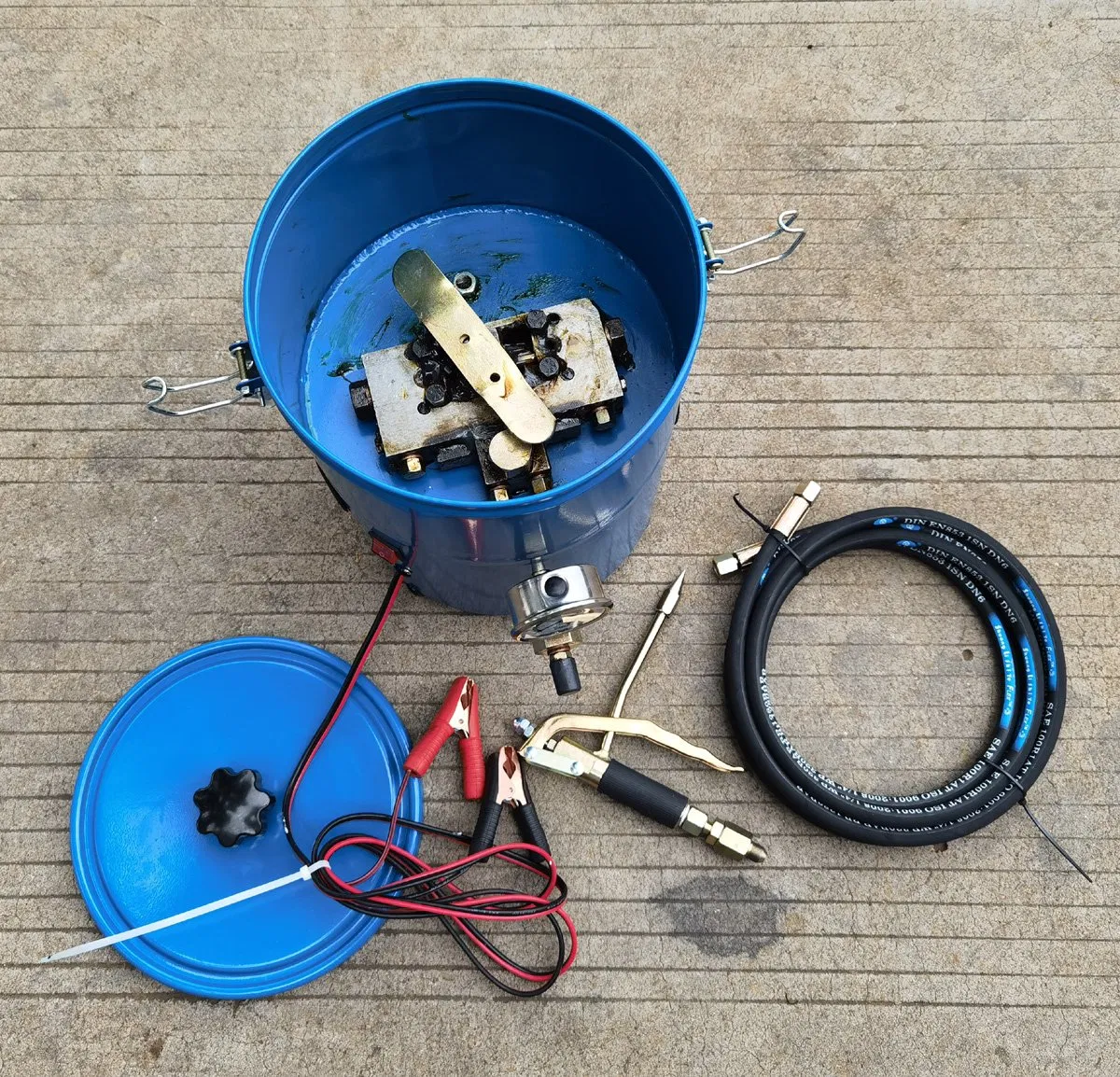 Электрическая маслёнка 15 л, 24В, 12000psi