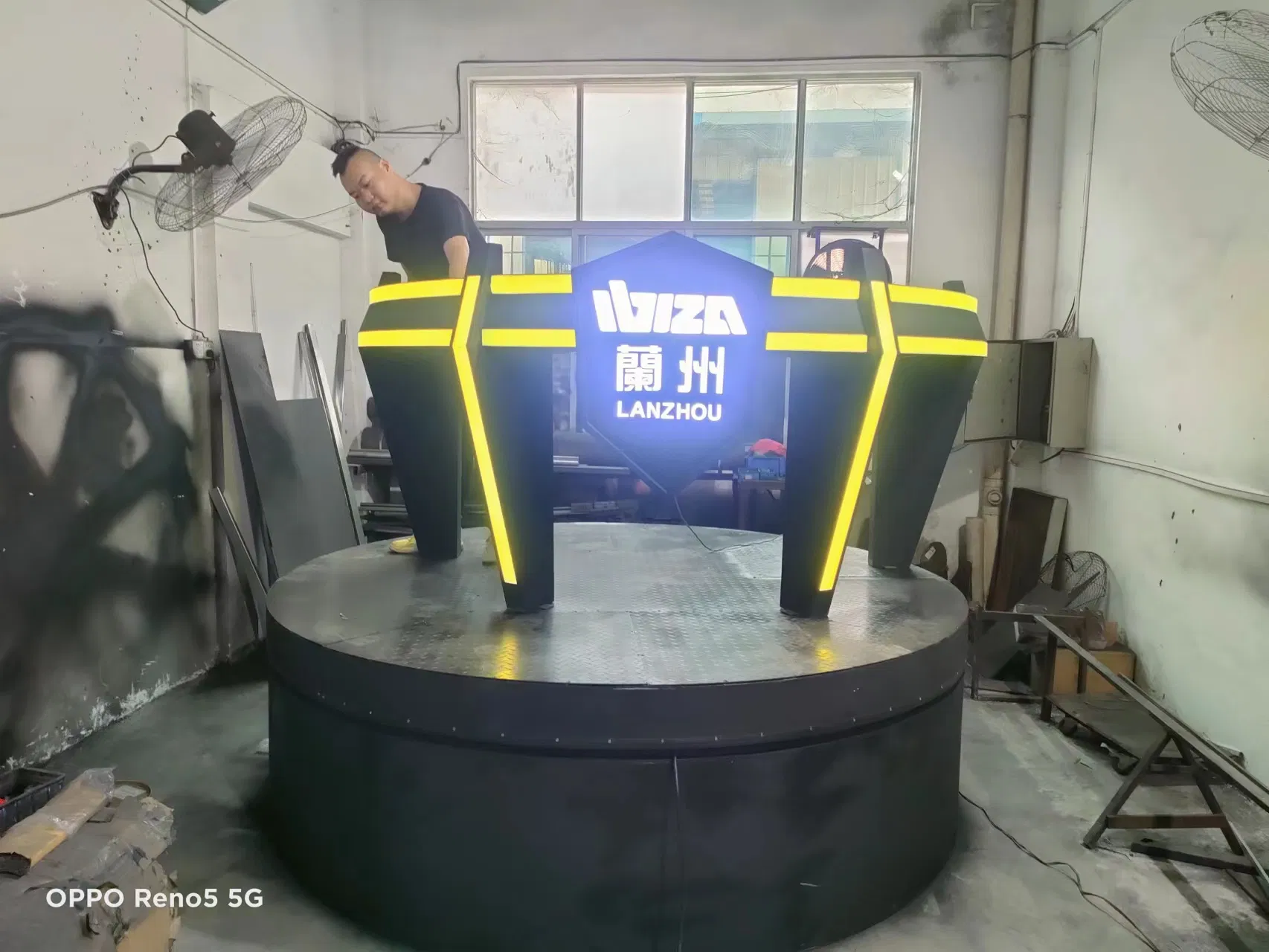 Rigeba Customized Revolving Lifting LED DJ Stage for Night Club