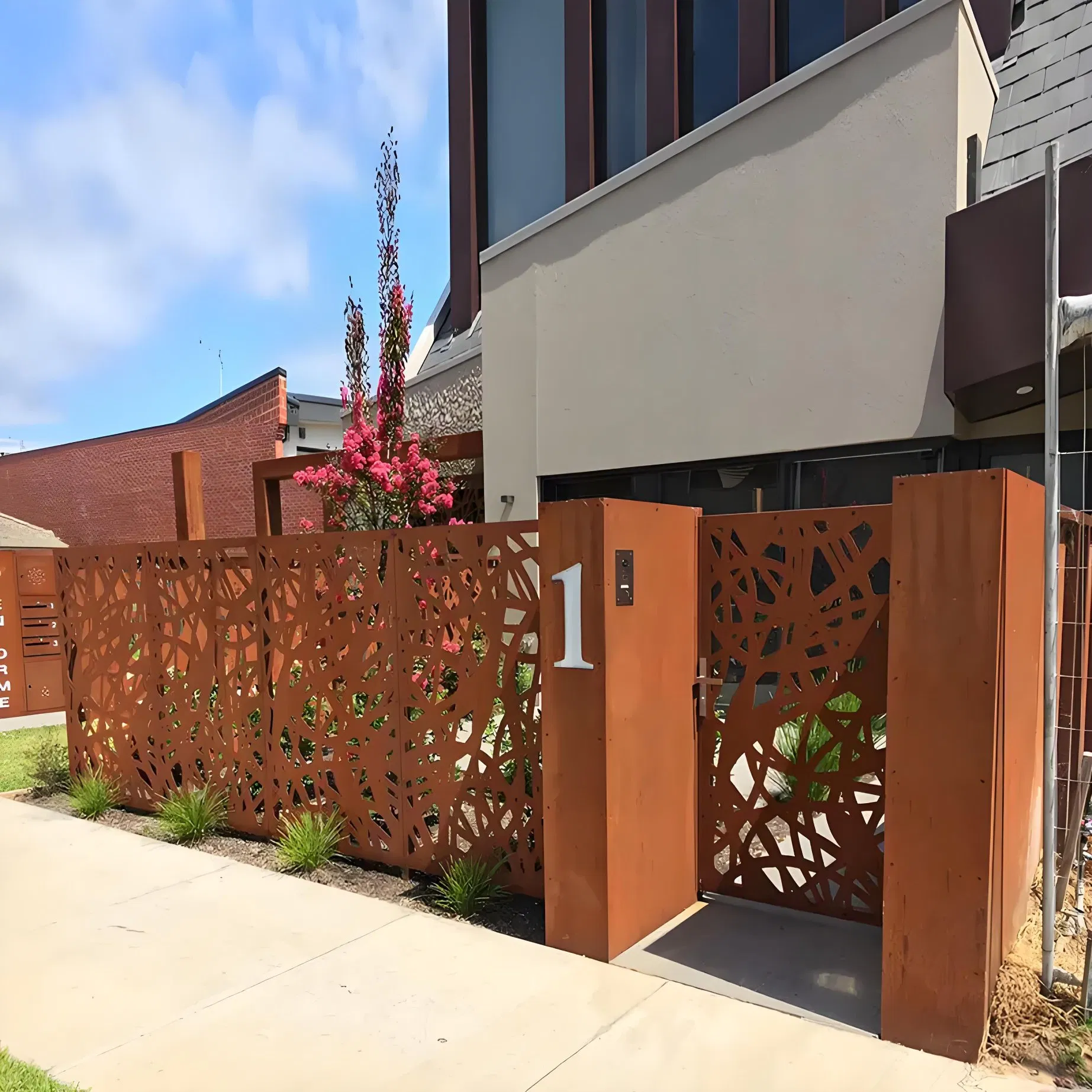 Stylish Aluminum Carved Screens Fence Panel for Modern Building Decoration