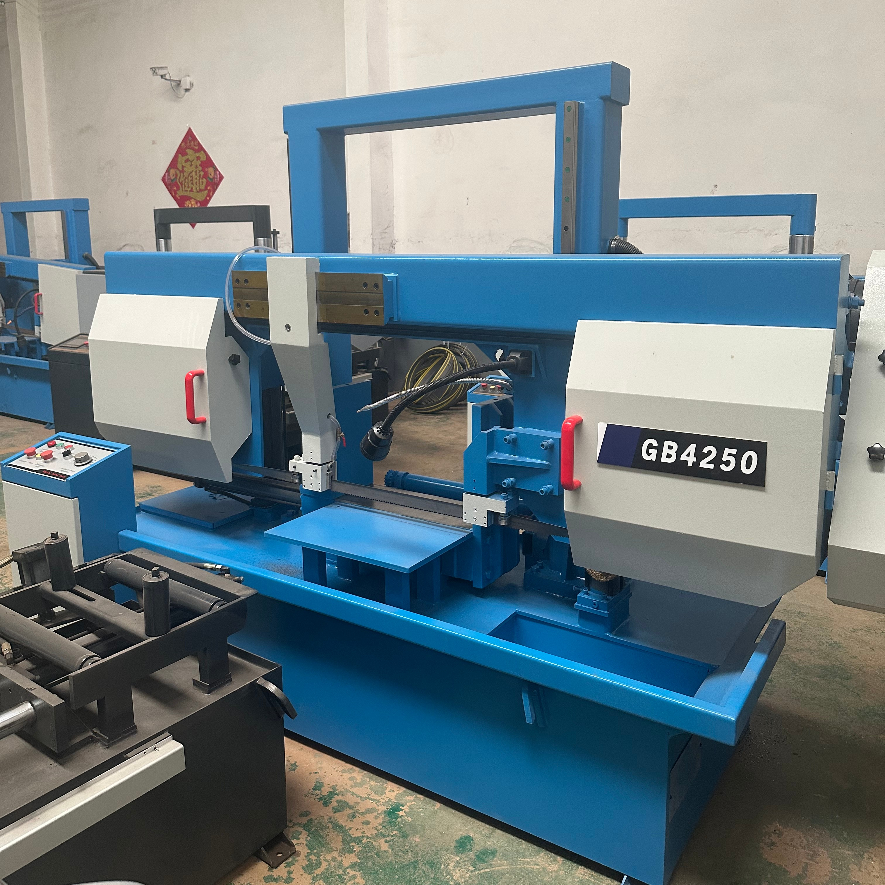 Ленточная пила по металлу горизонтальная промышленная