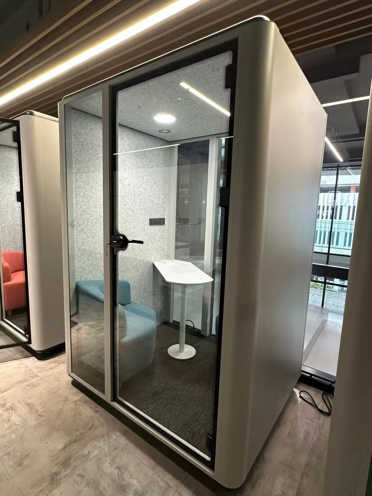 Eco-Friendly Adjustable Mobile Chatting Office Pod for Better Work