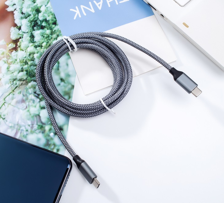 USB-C кабель 8 дюймов с держателем для 4 AA батарей