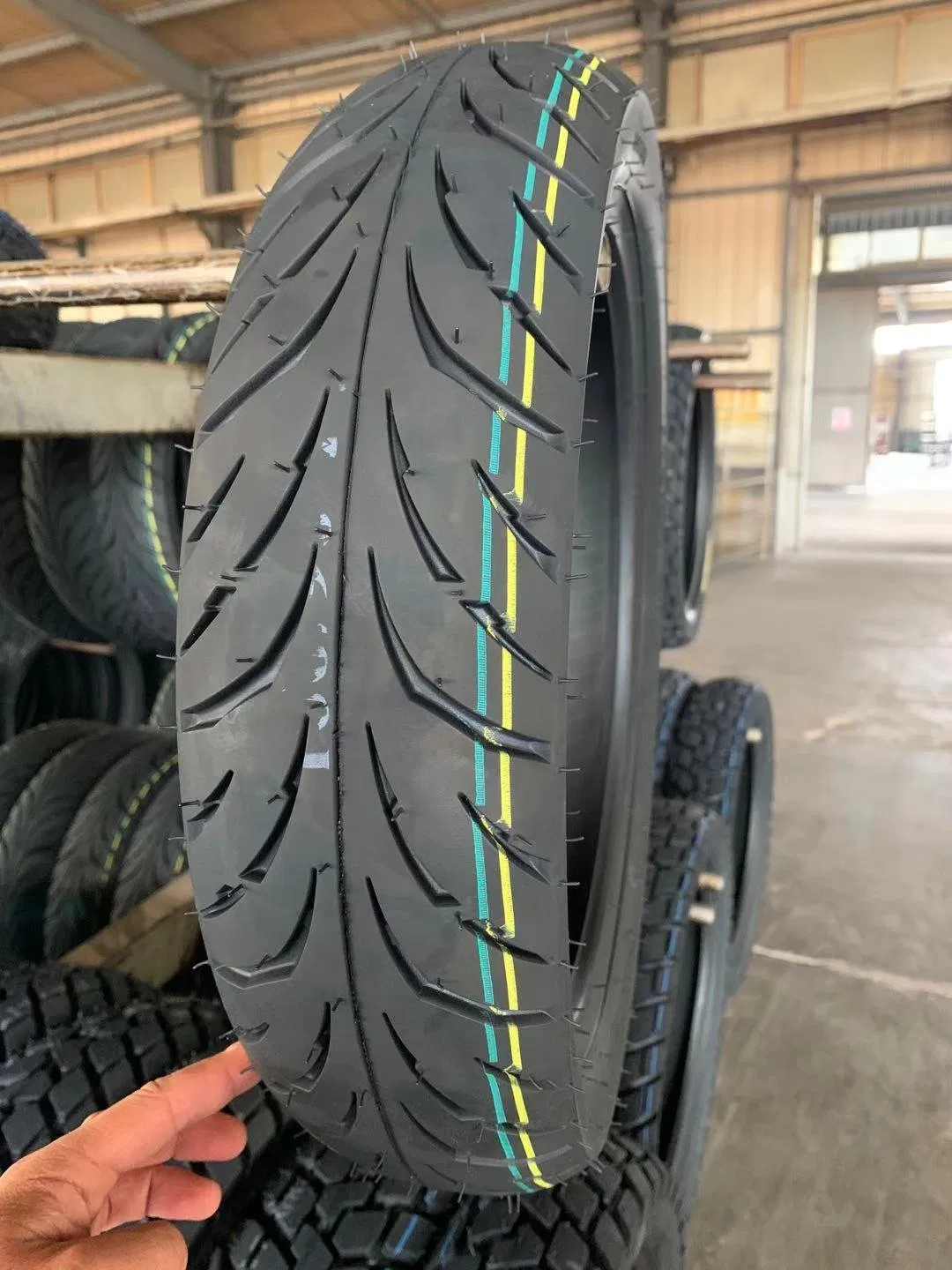 Мотошина SYM Symphony 110/70-16 бескамерная