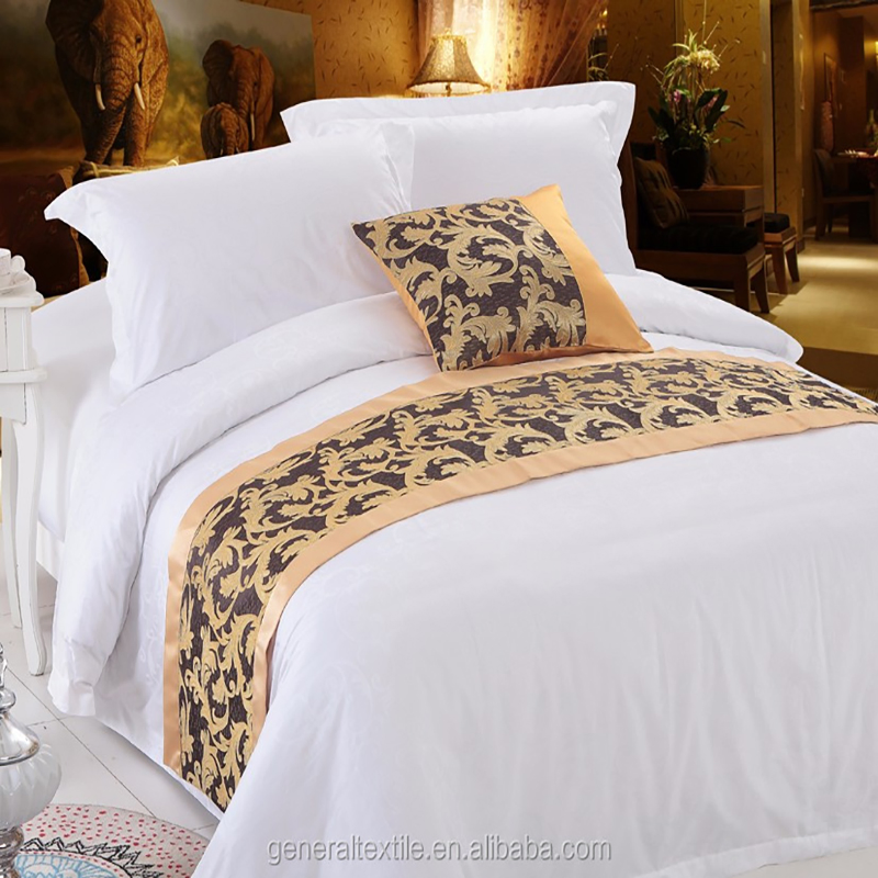 New Design Queen Size Hotel Bed Runner and Cushions