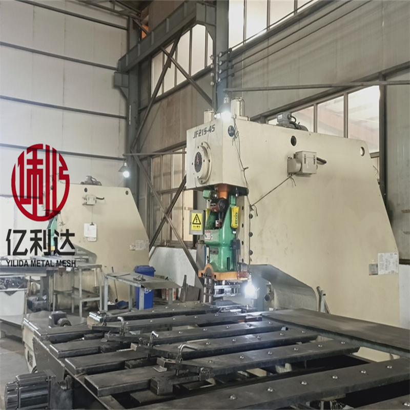 ISO 9001 Certified G40/120g International Markets Popular Galvanized Perforated Mesh Sheet