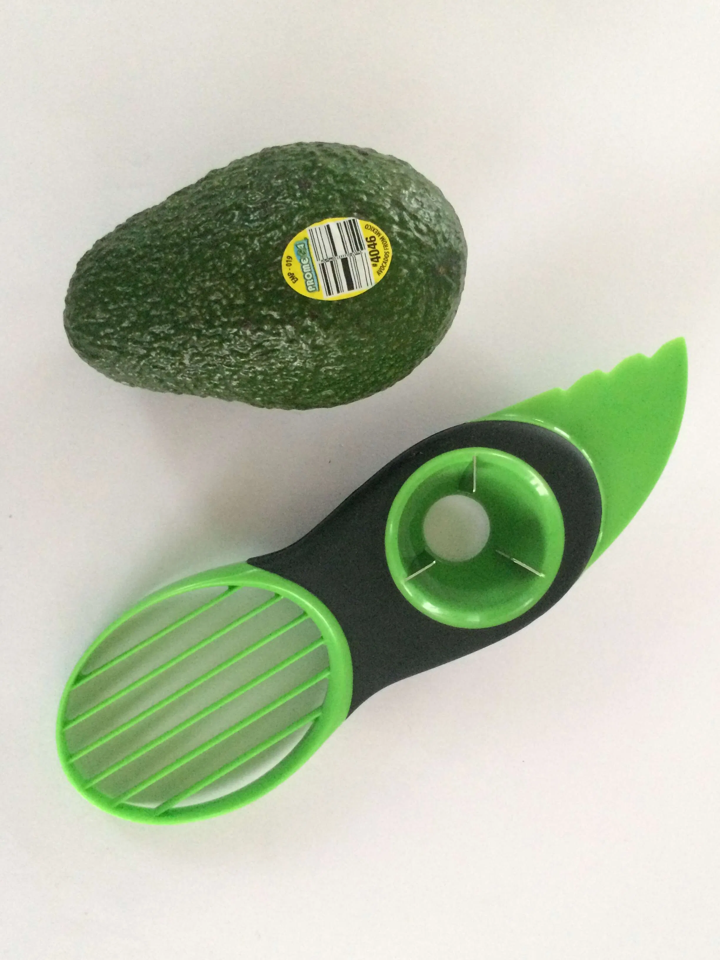3in1 Avocado Shea Butter Fruit Plastic Slicer Cutter Knife Grips Avocado Slicer