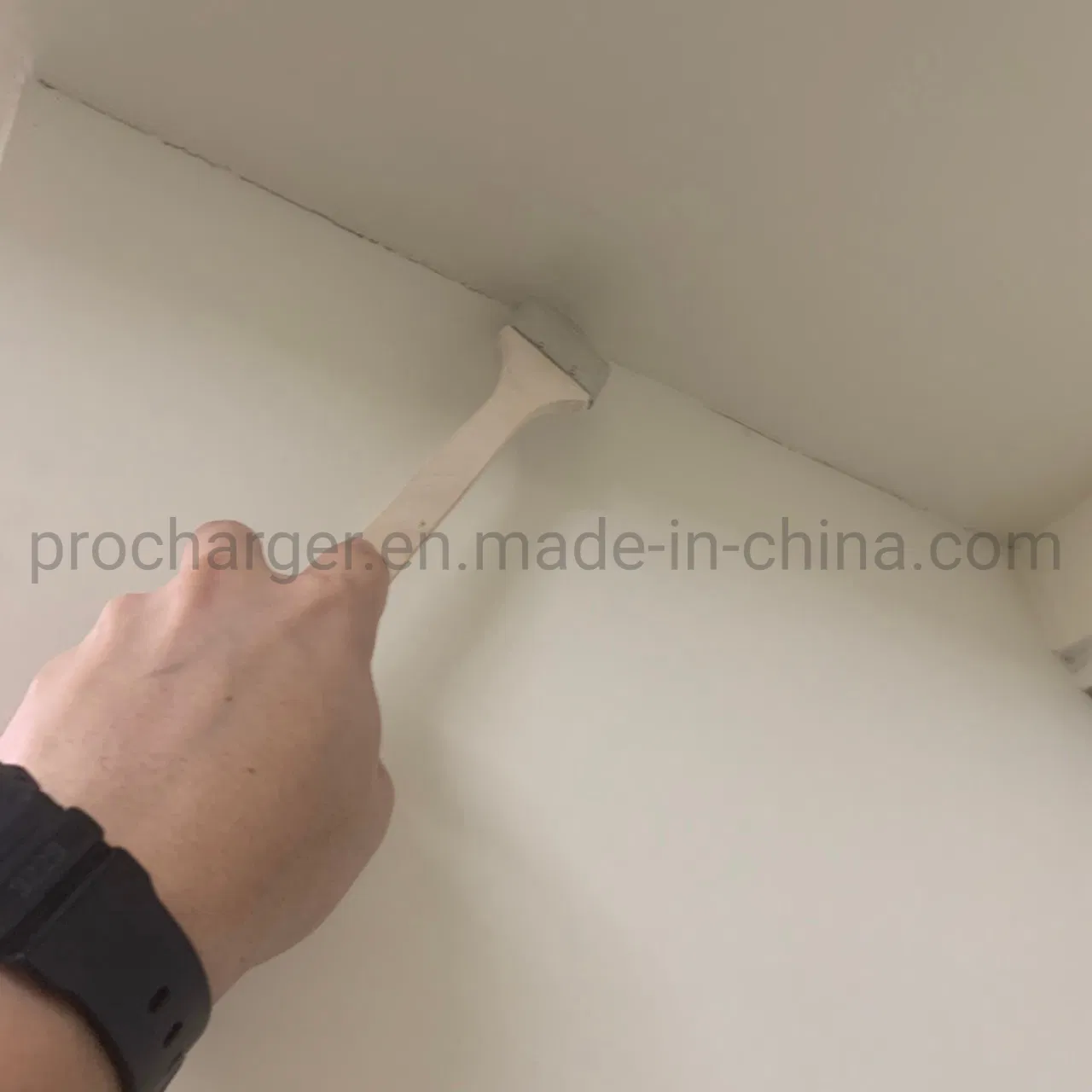 Малярная кисть угловая 1.5 дюйма с деревянной ручкой