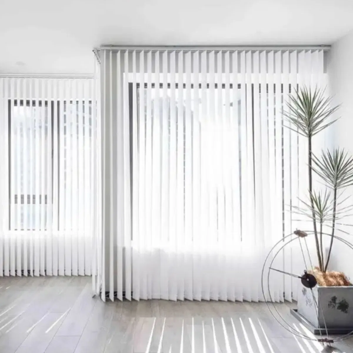 Light Filtering Fabric Mouldproof Motorized Vertical Blind for Living Room