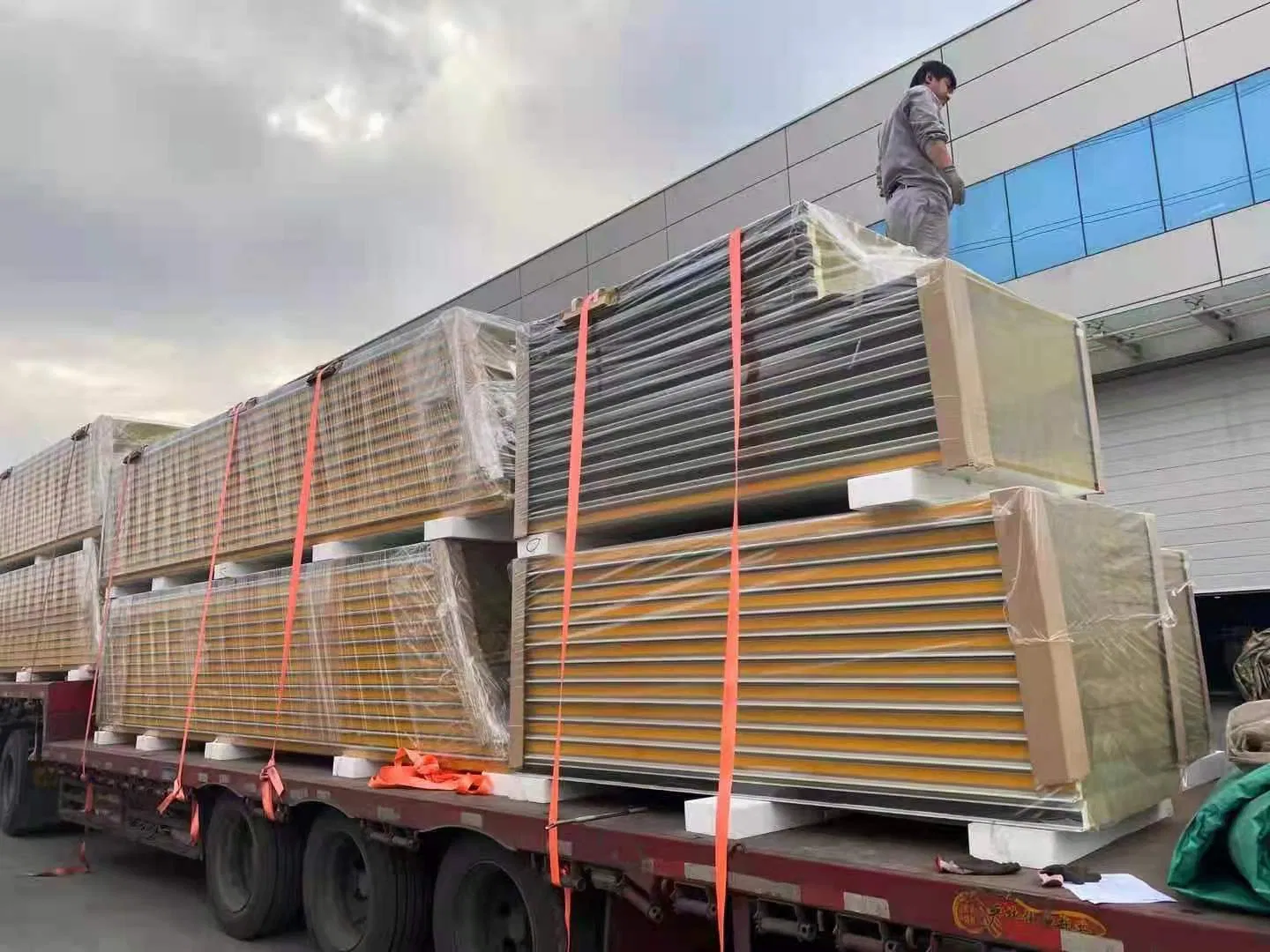 ISO Certificated Waterproof Fireproof EPS Sandwich Panel for Wall and Roof