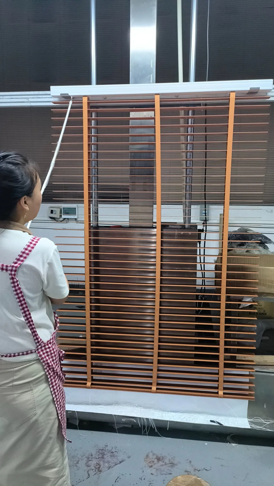 Factory Price Custom Size 2'' Classic Paulownia Basswood Blinds Wooden Venetian Blinds
