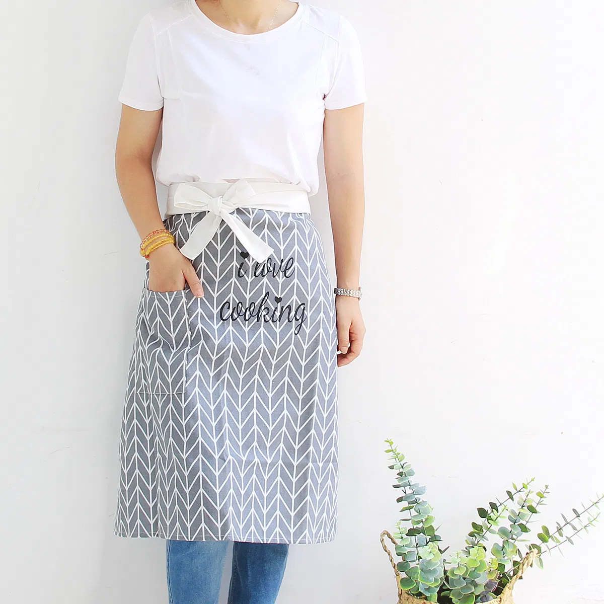 Custom Coffee Bar Restaurant Waitress Chef Waiter Server Half Short Aprons Kitchen Waist Apron with Pockets