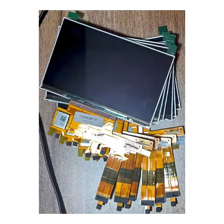 4.95 Inch OLED Display Mipi Dsi Interface 960X544 Resolution 5 Inch Amoled Display Screen 6500: 1 Contrast Ratio for Game Console