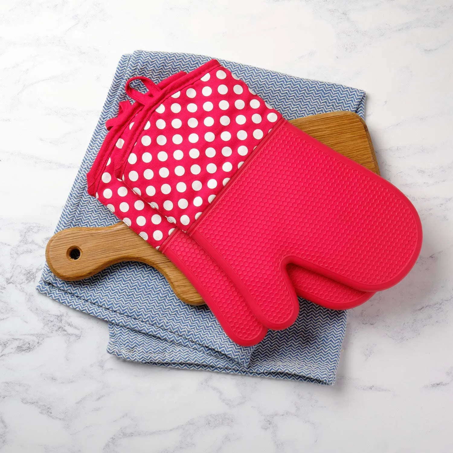 Silicone Oven Mitts - Red 1 Pair, Heat Resistant Kitchen Oven Gloves, Extra Long Super Grip Cooking Gloves, Safe Flexible Waterproof Oven Mitts Quilted Cotton