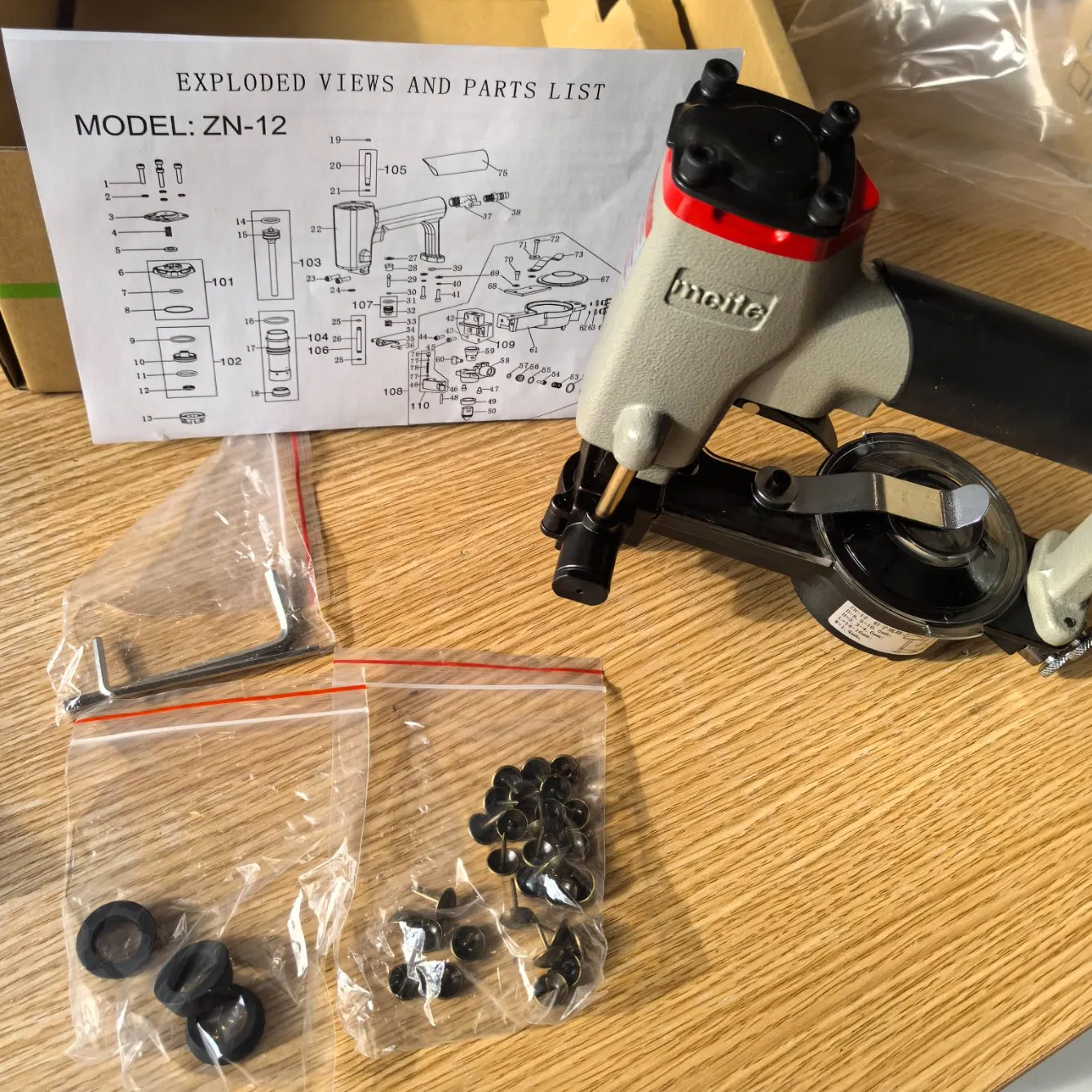 Пневматический гвоздезабивной пистолет Zn-12 для декора мебели