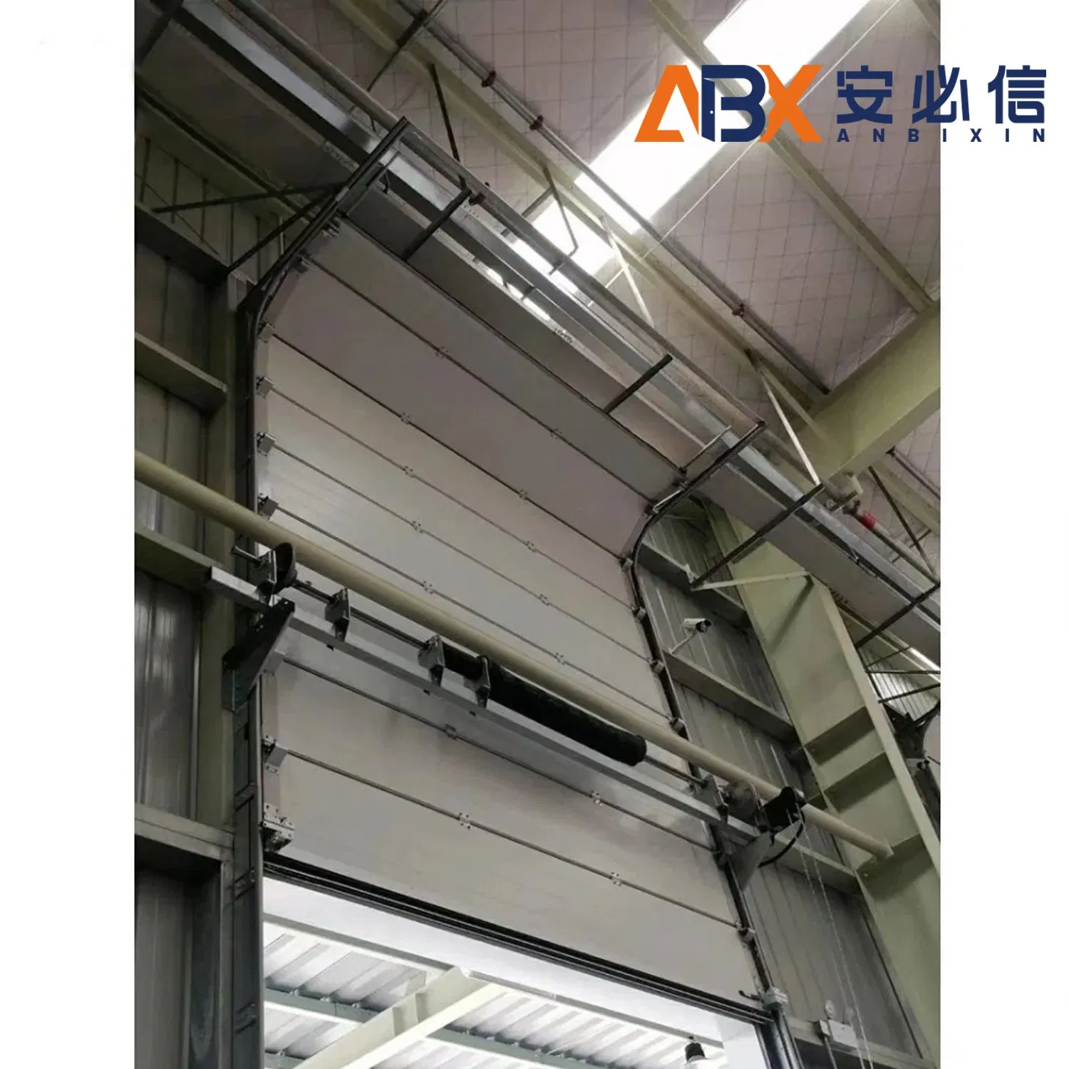 Transparent Polycarbonate Panel Garage Lift Door for Natural Light Entrance