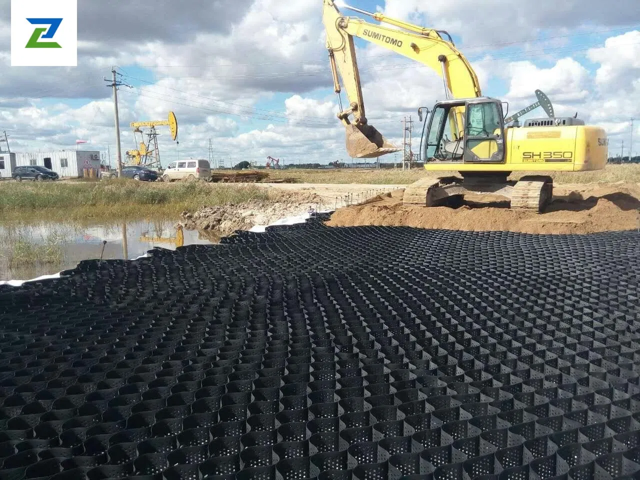 Textured with Holes HDPE Ground Grid Paver Geocell for Road Foundation Slope Protection Parking Lot Driveway Retaining Wall Road Construction