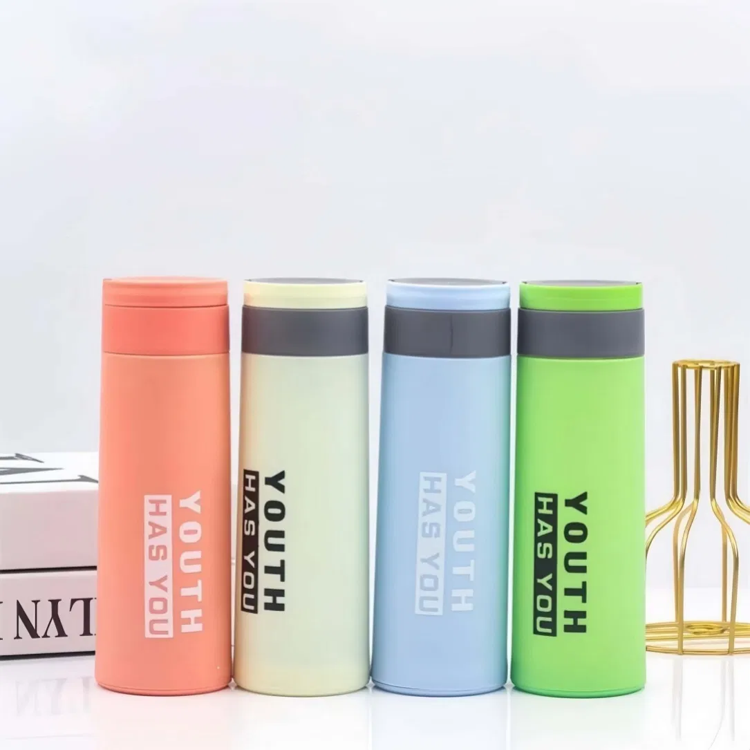 Спортивная бутылка из синего стекла с силиконовым чехлом