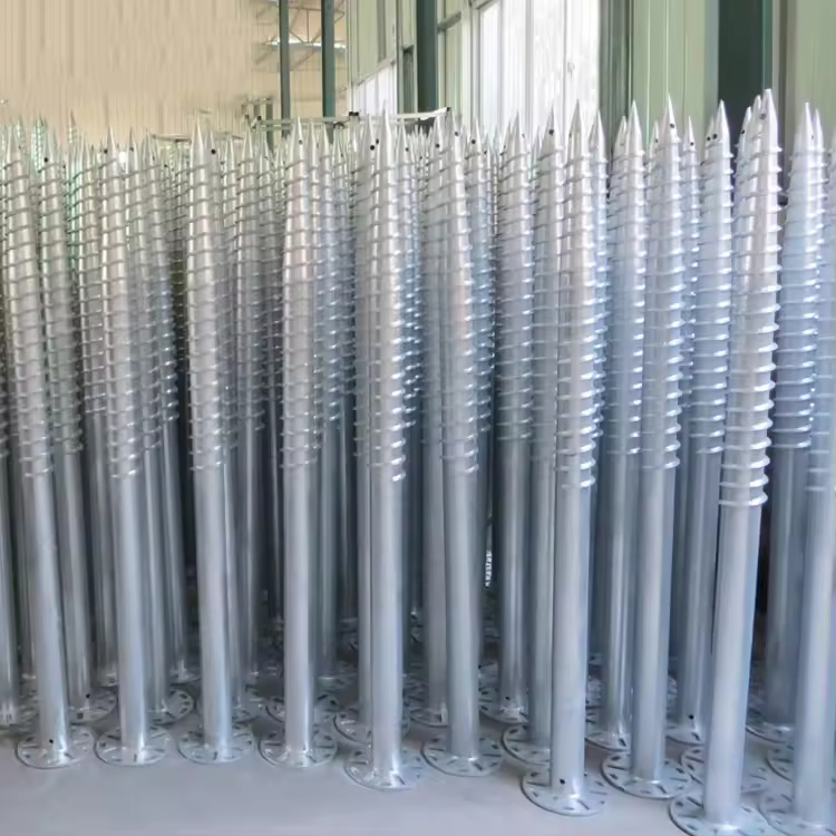 Солнечная монтажная система на винтовых сваях