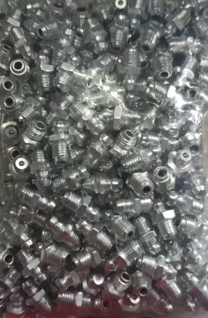 Маслёнка (пресс-маслёнка) Sinotruk 18*10/16*8