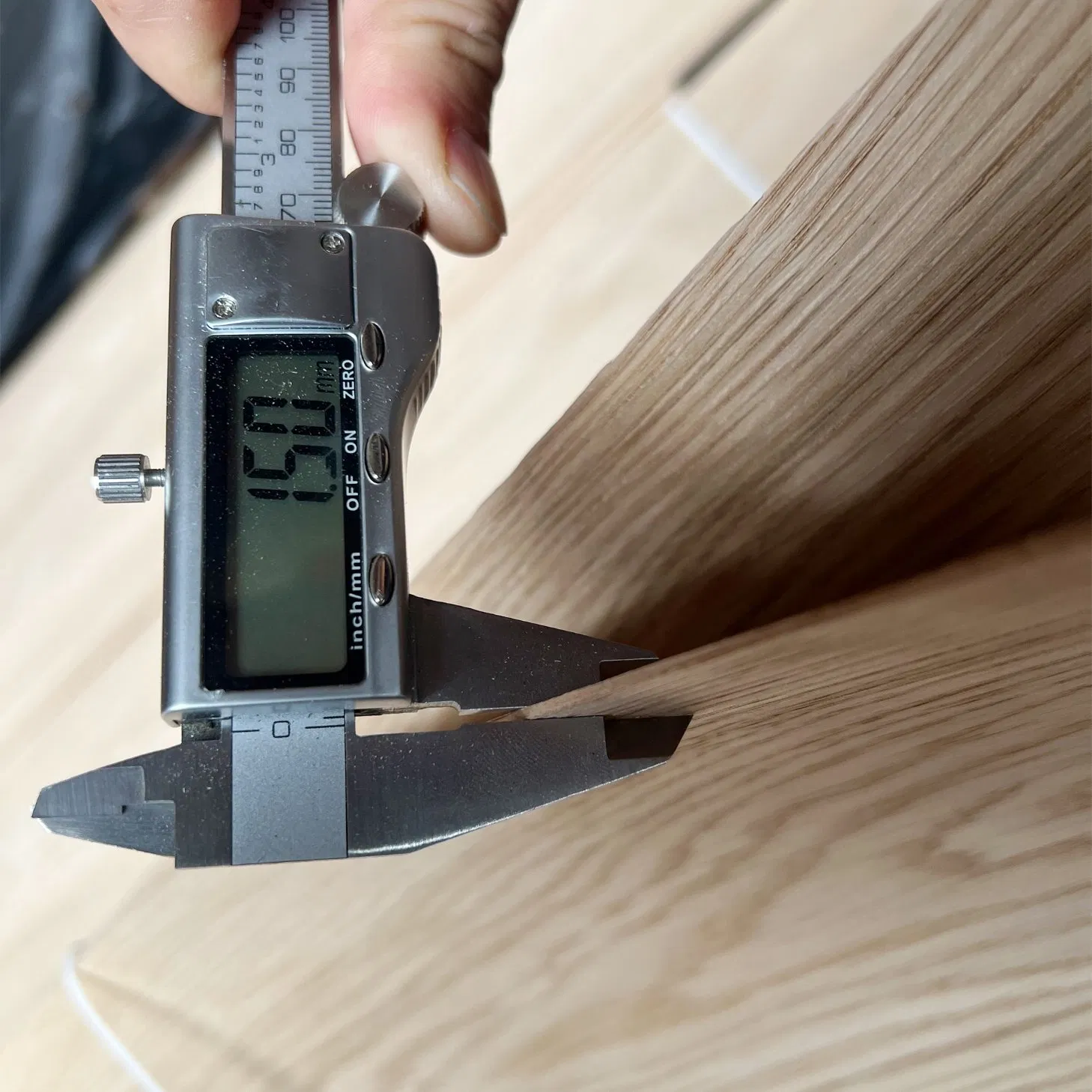 High Quality European Oak Veneer Source Factory Direct Wholesale