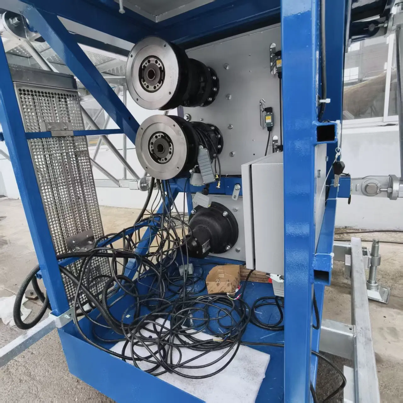 Mast Climber Platform Suspended Self-Propelled Aerial Work Climbing Platform