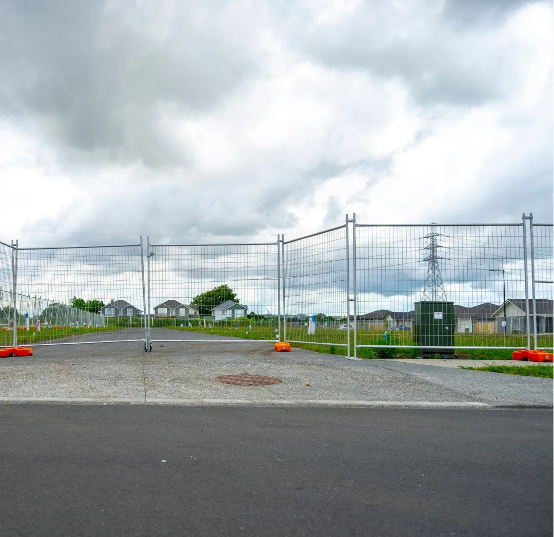 Weather Resistant Galvanized Temporary Fence Easy Handling 60*150mm Mesh Open Size