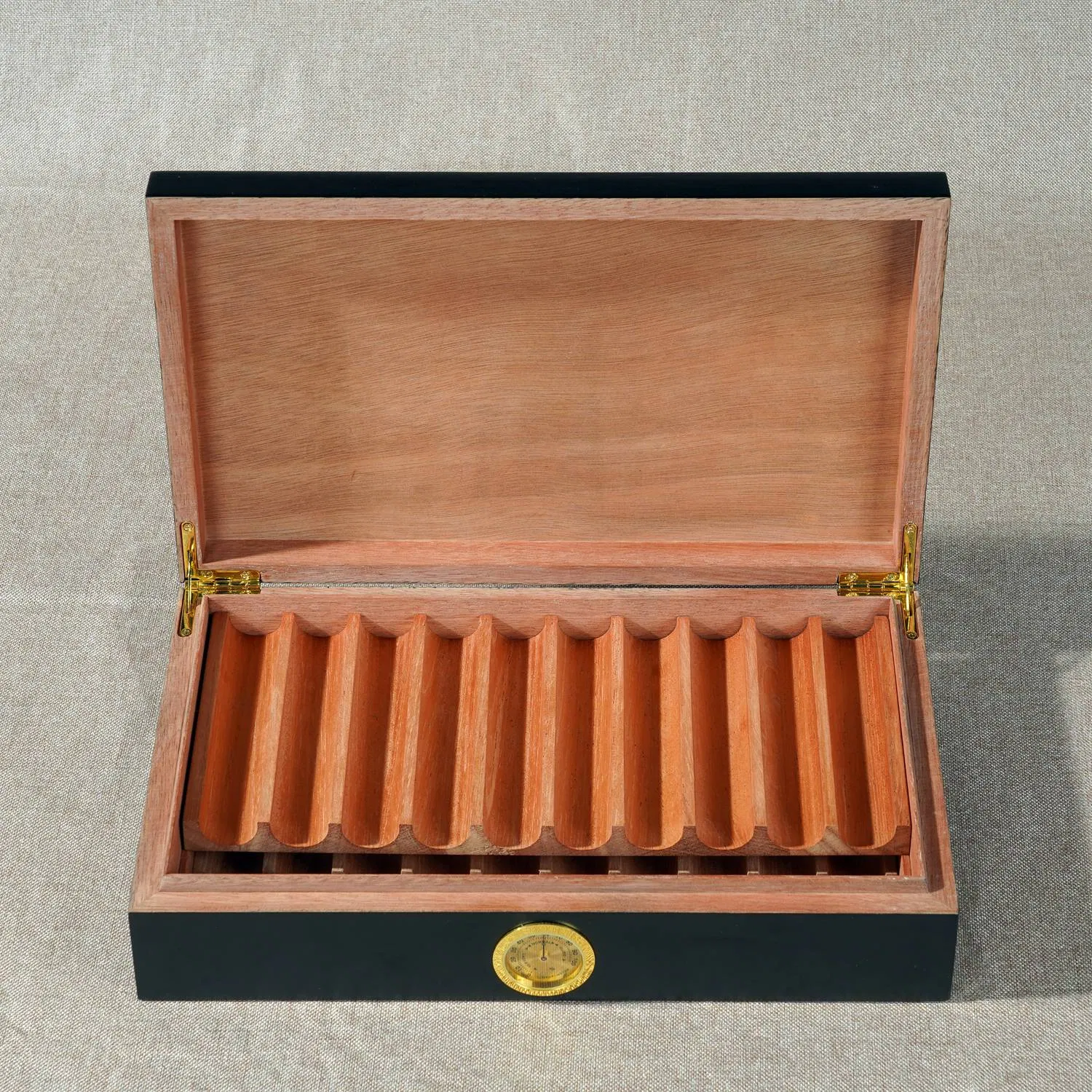Wholesale Cigar Humidor Box Desktop Cigar Humidor with Hygrometer Humidifier and Cigars Set Top Cigar Box