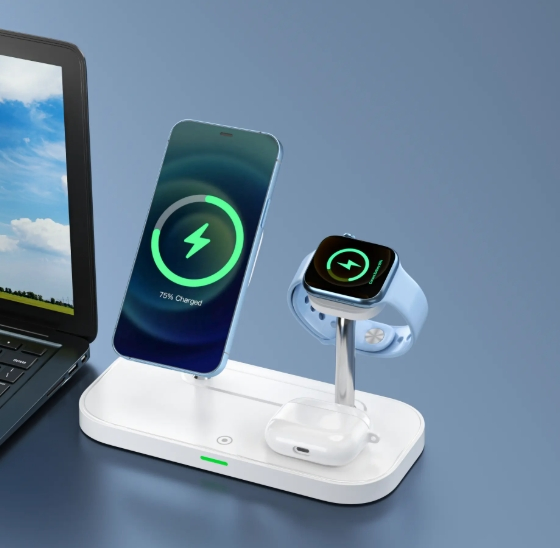 Desk Wireless Charging 3 in 1 Charger Magnetic 15W 3 in 1 Wireless Charger Charging Station for Phone Stand Fast Charger