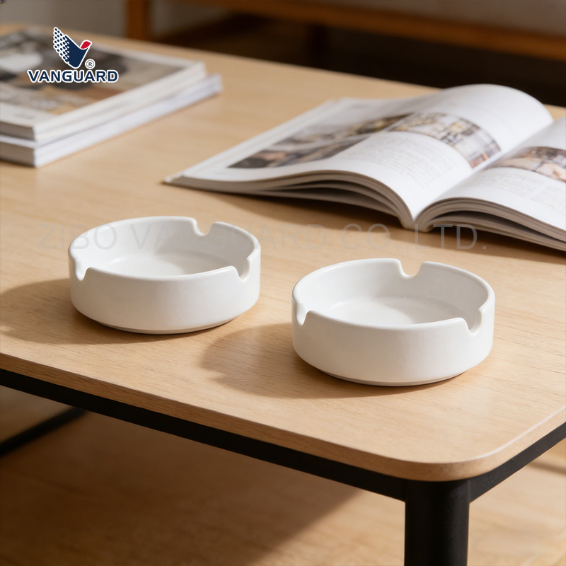 Wholesale Outdoor Ashtray Round White Custom Ceramic Smoking Ashtray