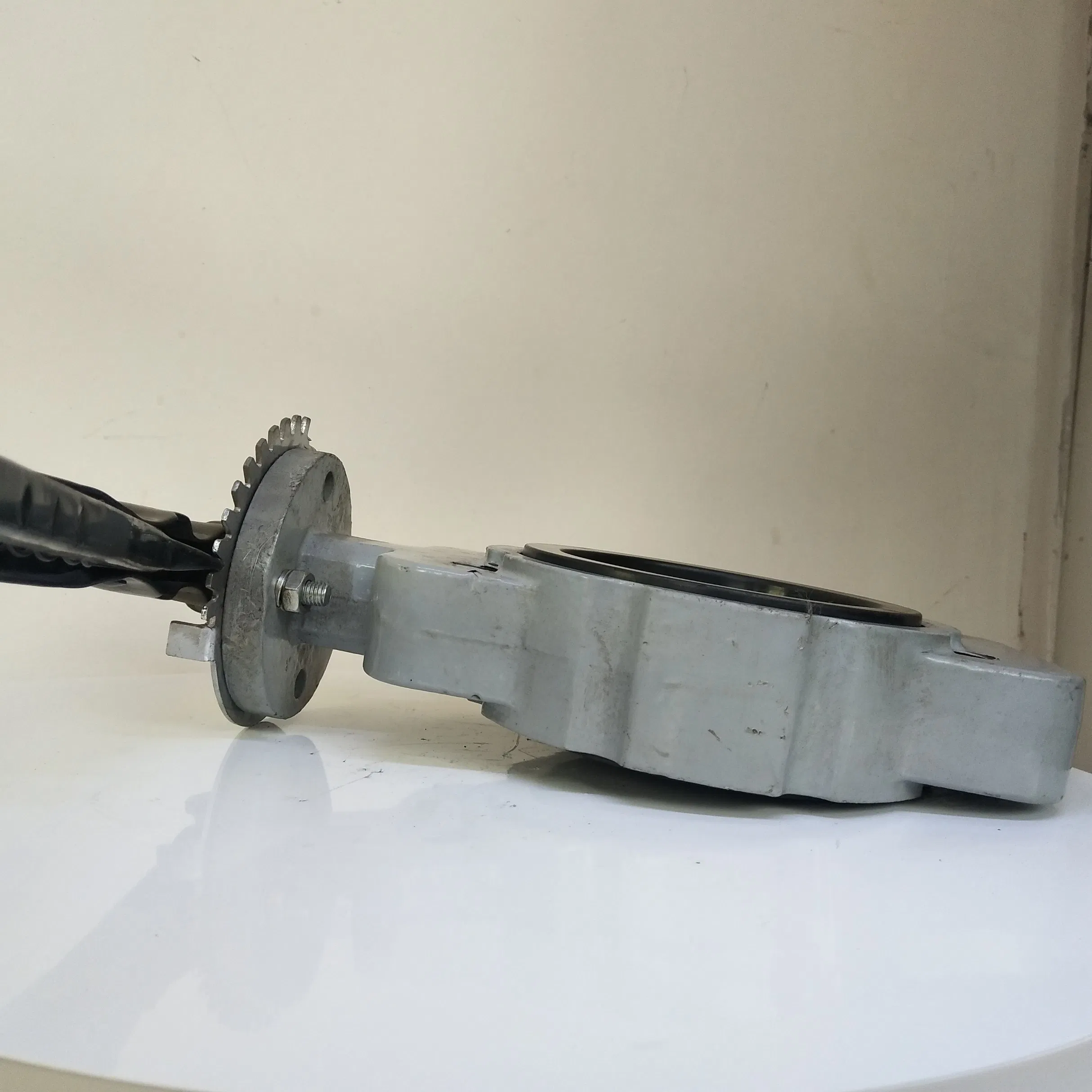 Pn10 Pn16 NBR EPDM Seated Semi-Lug Butterfly Valve 