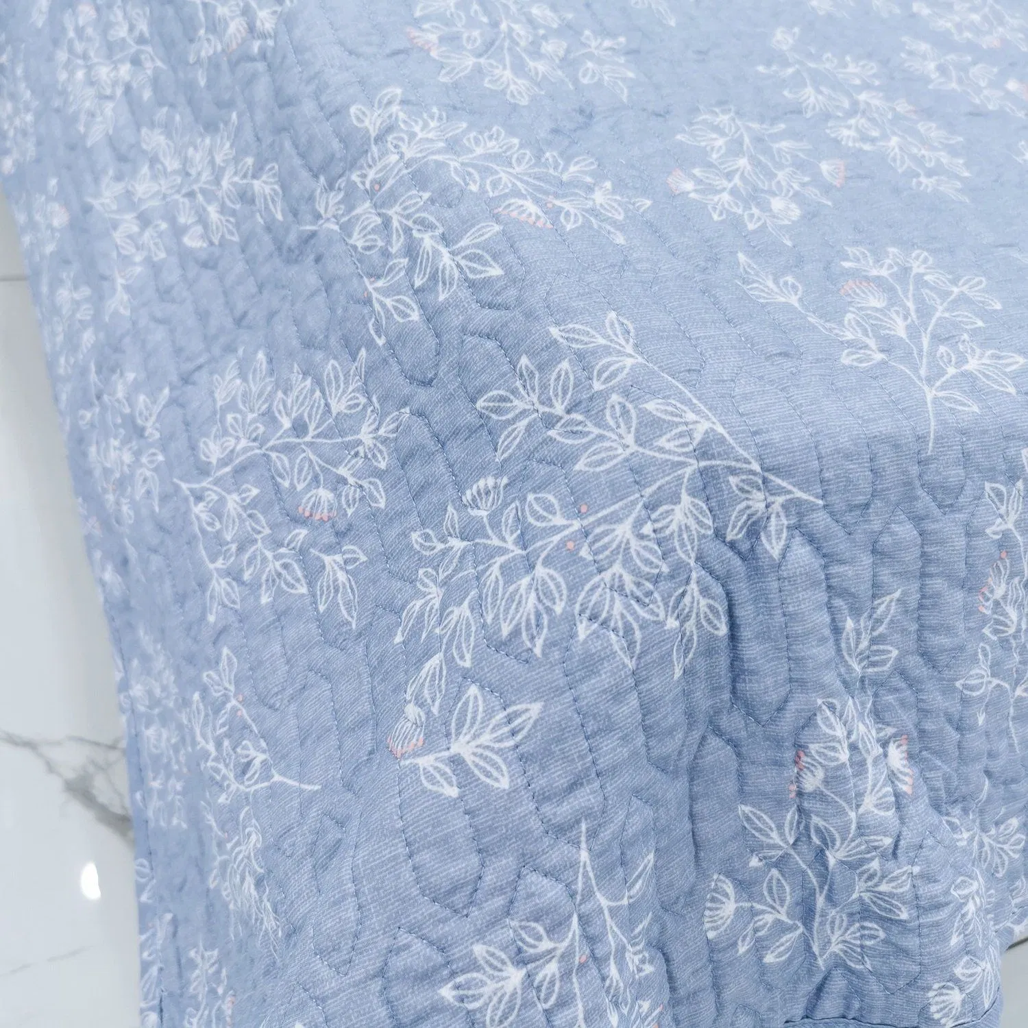 Antifouling Pretectors Fitted Mattress Pad Hypoallergenic Polyester Bed Cover