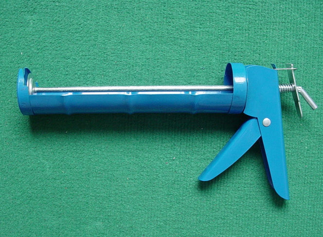 Two Shanks Caluking Gun Ls 787