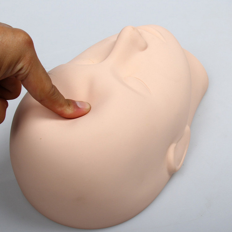 Манекен-голова для тренировки макияжа и укладки волос