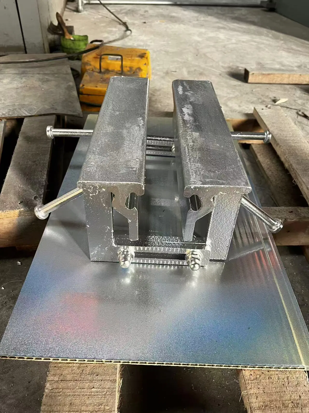 Customized Aluminum Alloy Bridge Expansion Joints Manufacturers Wholesale Modular Expansion Joint System for Road Bridge Construction