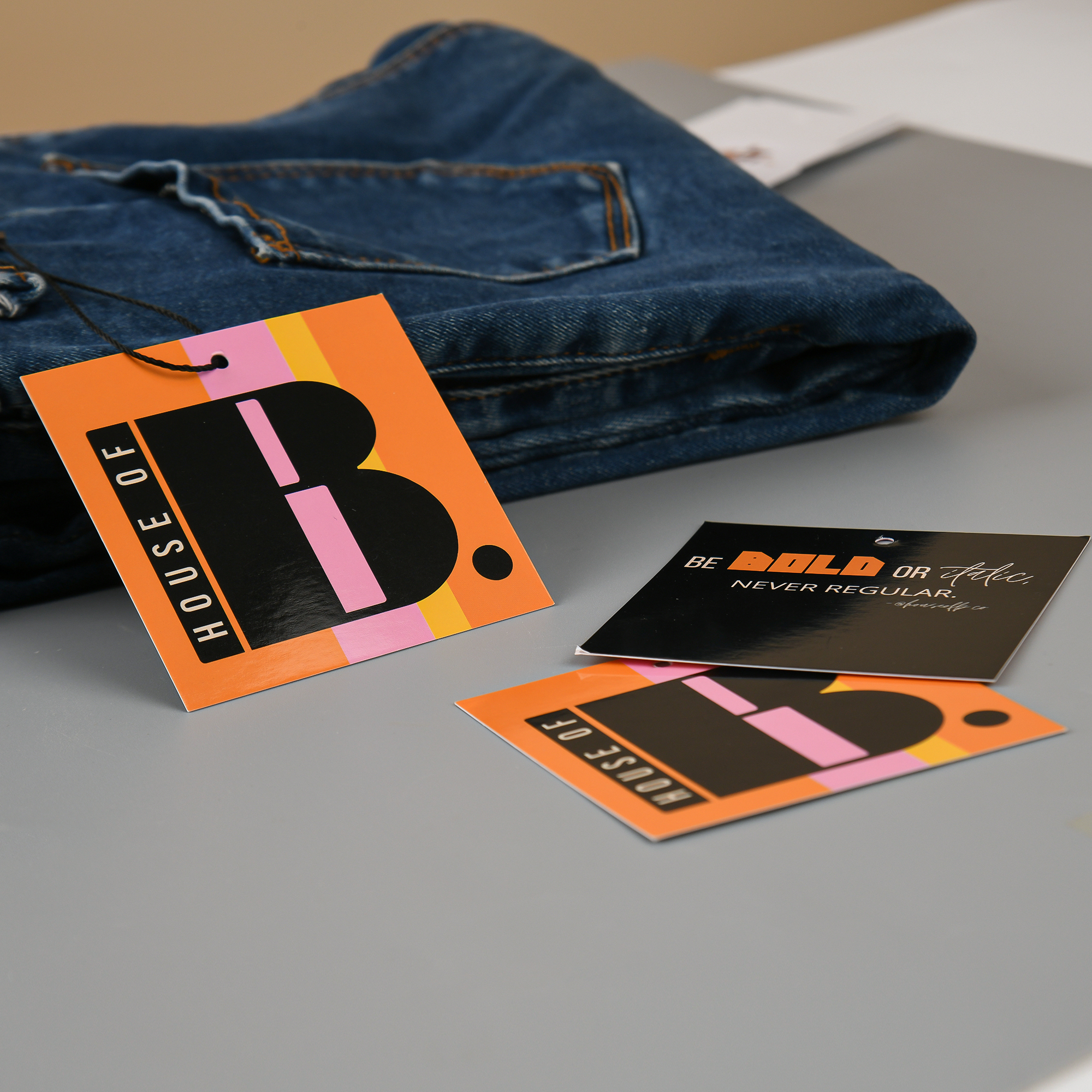 Бирка подвесная с логотипом для одежды аксессуаров