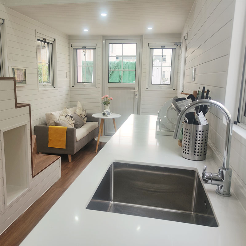 Prefabricated House Tiny House on Wheels with American Standard Trailer Caravan