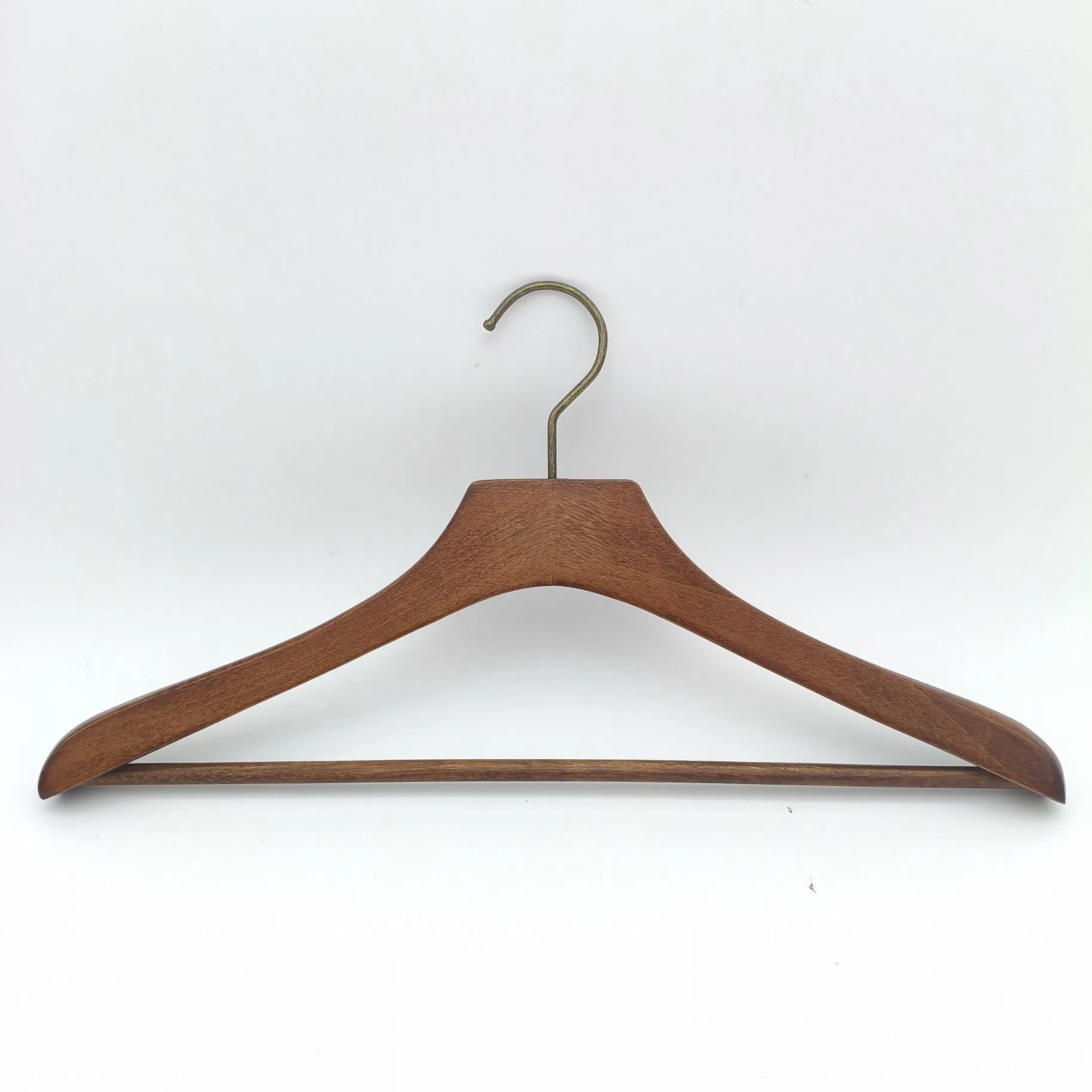 Деревянная вешалка для одежды с лазерным логотипом