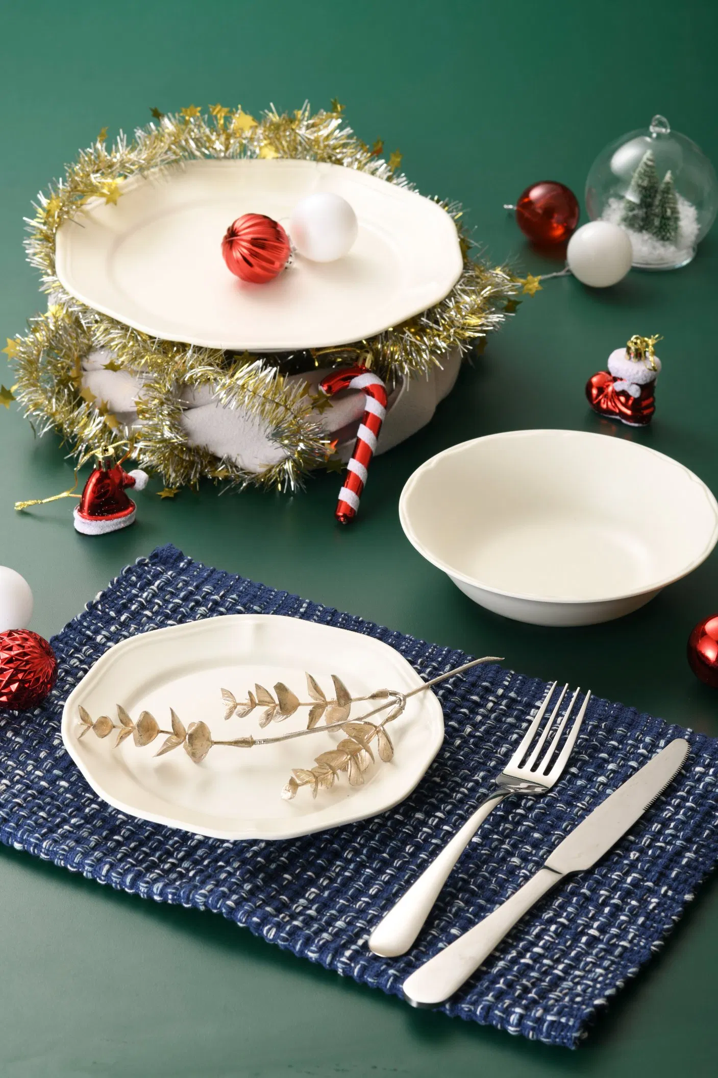 Premium Melamine Cake Dessert Snack Serving Round Dinner Plate for Christmas