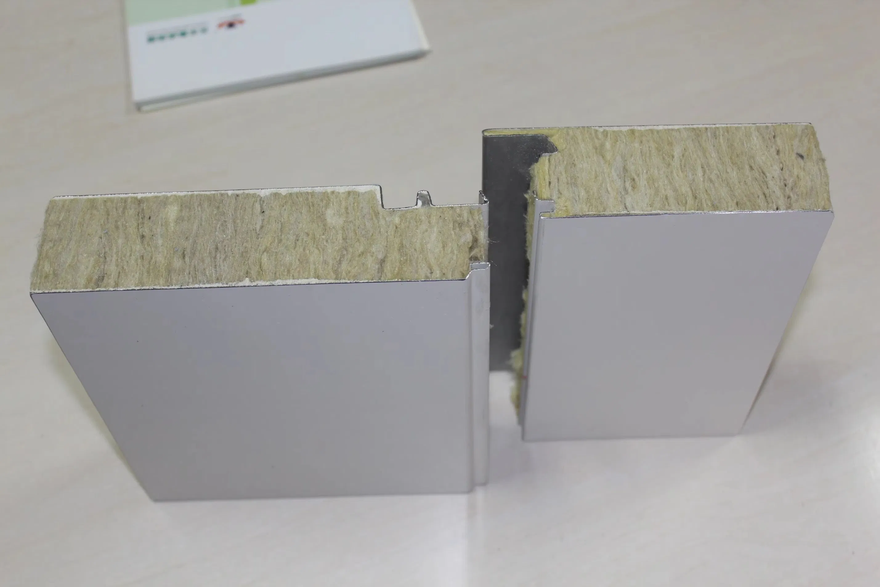 High Strength Color Steel Insulated EPS/Rock Wool Board Sandwich Panel for Roof and Wall