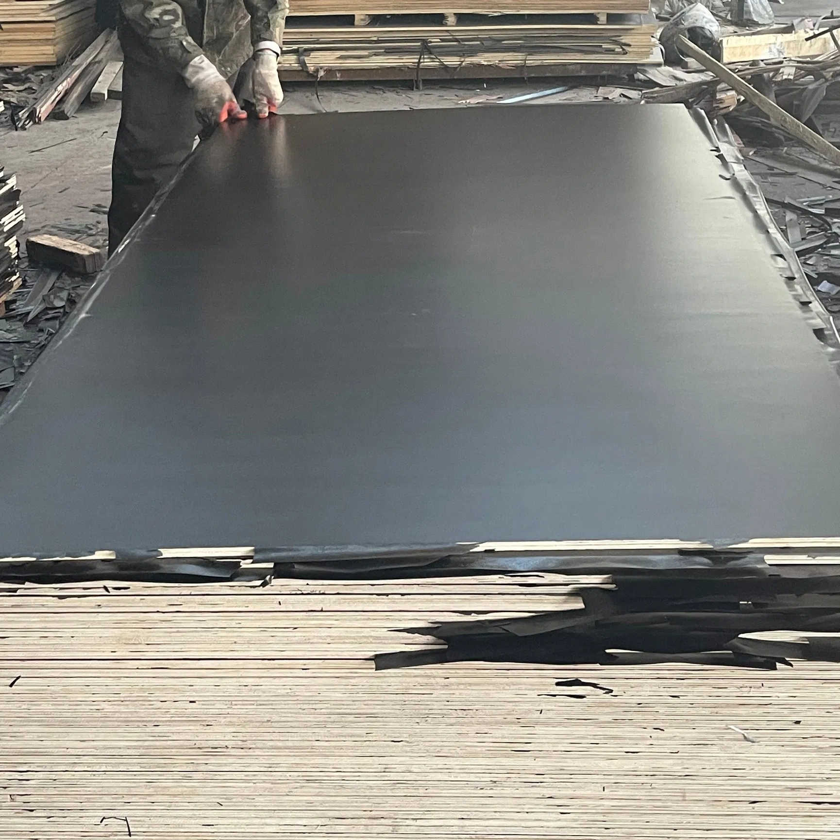 Moisture-Resistant Plywood - Supplier of Eco-Friendly Film Face Solutions