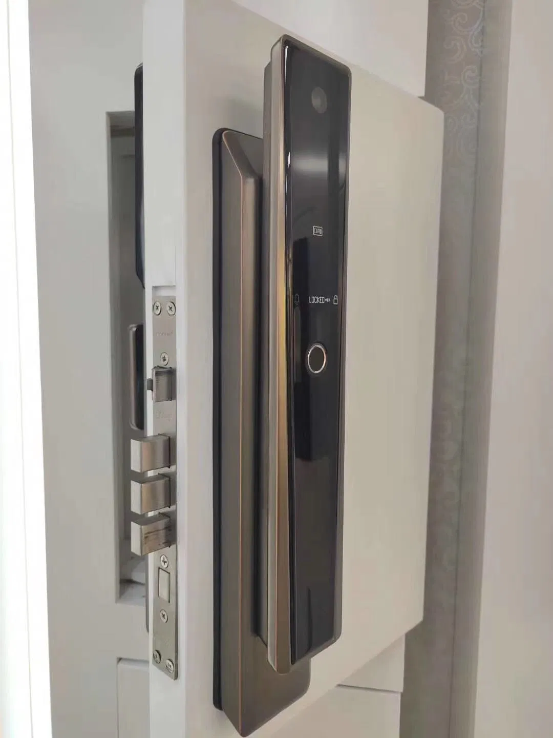 2018 Advanced Intelligent Door Lock Fingerprint Smart Lock