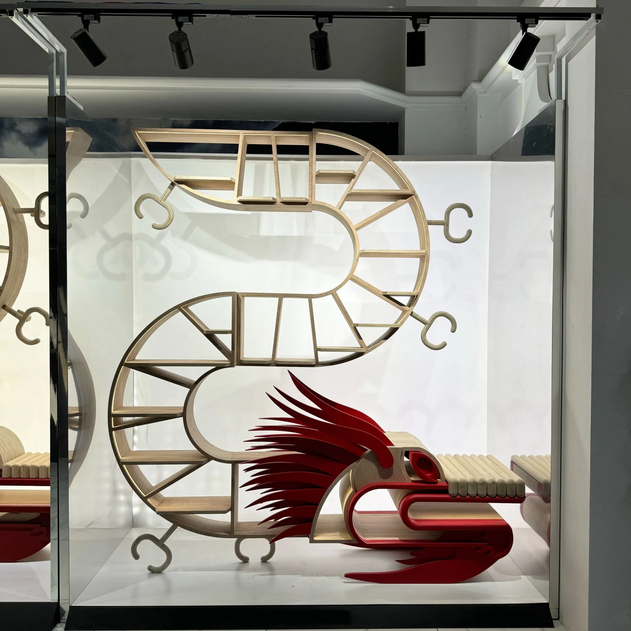 Shopping Mall Luxury Bag Shop Display Props Dragon Theme Decorative Wooden Props Bag Display Stand