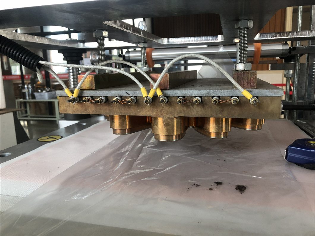 Automatic High Speed Disposable PE PVC Plastic Glove Making Machine Price