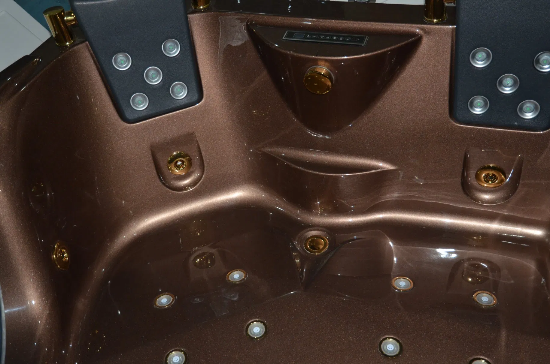 Угловая ванна с гидромассажем HANSE